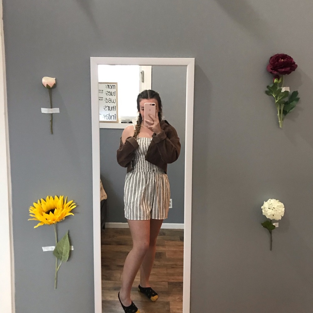 NWOT Garage Romper! - Picture 4 of 6